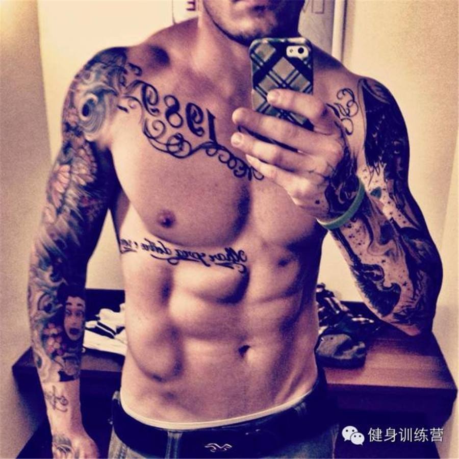肌肉型男最新欧美纹身图片