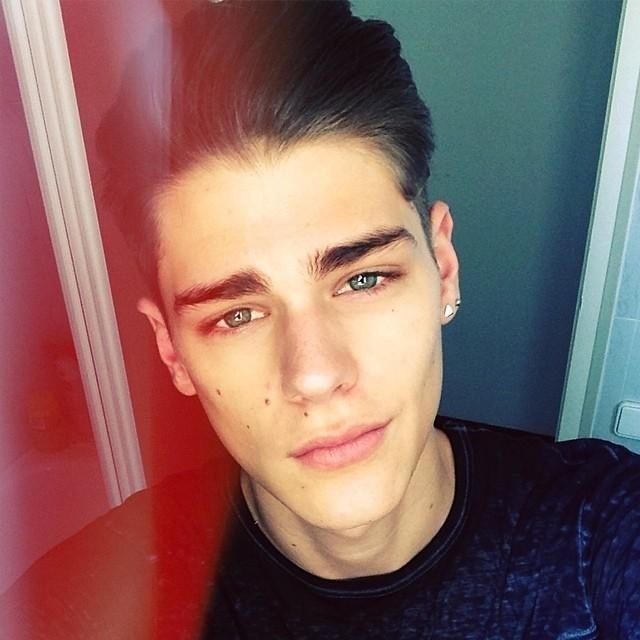 欧美男生复古潮流短发照片