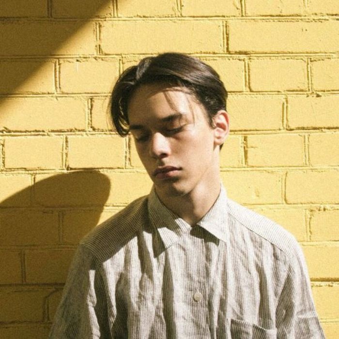 欧美男生复古潮流短发照片