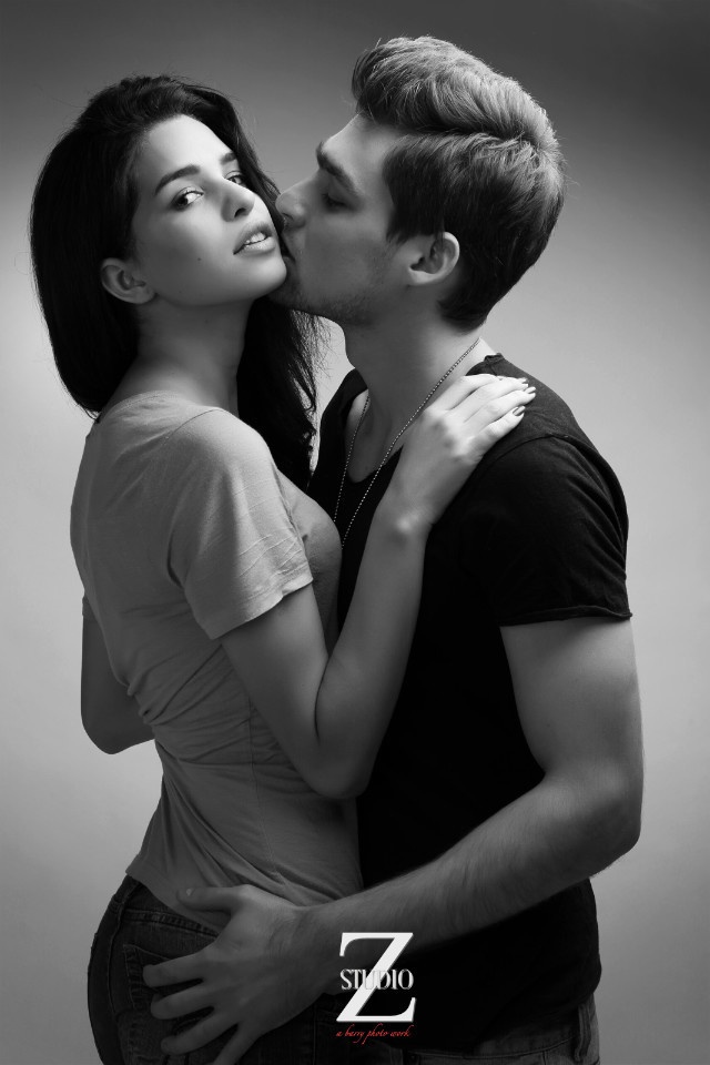 浪漫甜蜜欧美情侣黑白大图