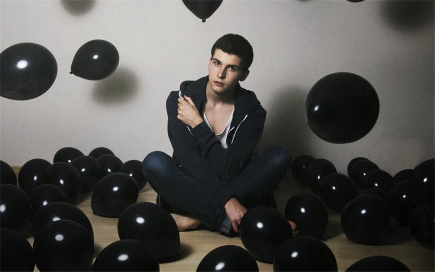 欧美帅哥伤感意境高清壁纸