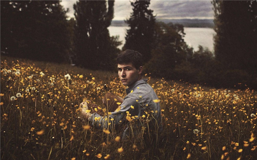 欧美帅哥伤感意境高清壁纸