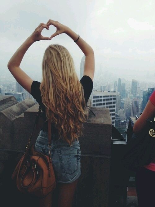 欧美女生狂野帅气街头风壁纸