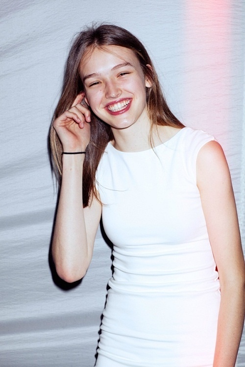 个性复古欧美女生qq皮肤图片