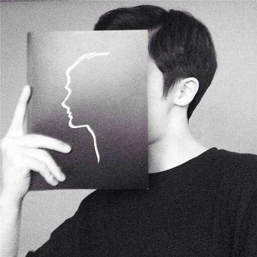 帅气的欧美男生黑白个性头像图片