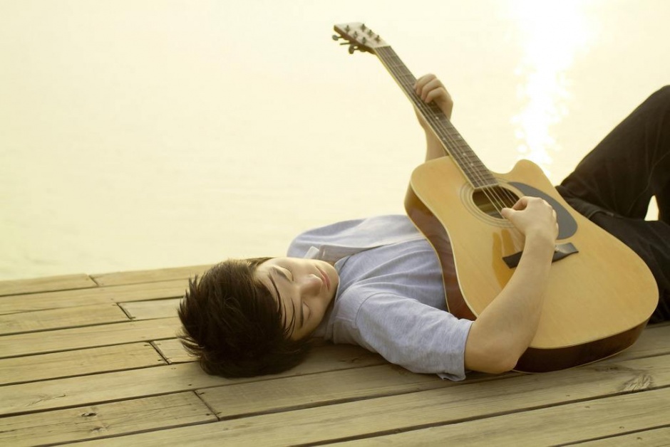 吉他意境欧美范儿男壁纸