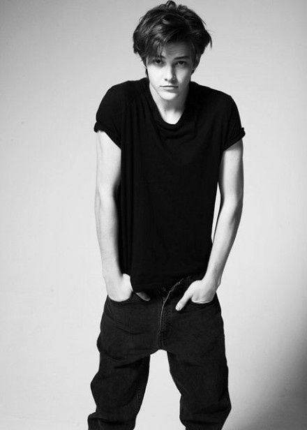 帅气复古欧美范男生个性手机壁纸