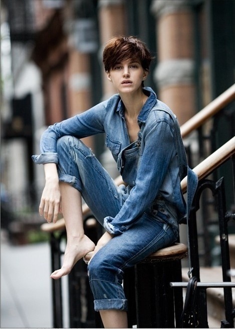 个性潮流欧美霸气女生街头抓拍图片