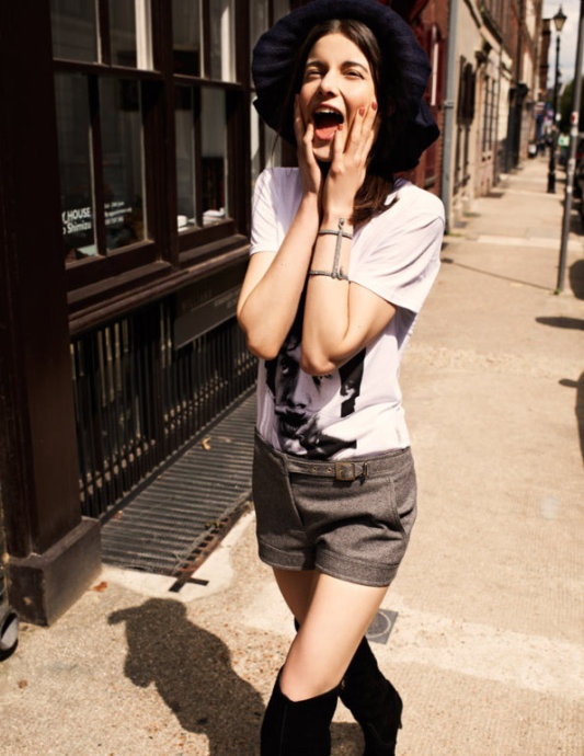 个性潮流欧美霸气女生街头抓拍图片