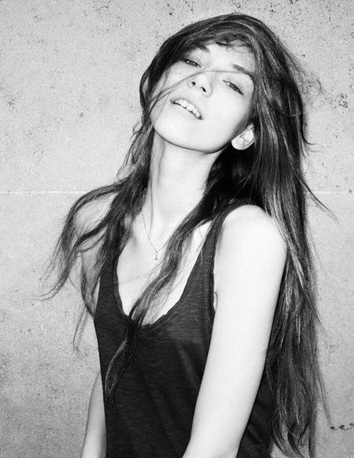 个性潮流欧美霸气女生街头抓拍图片