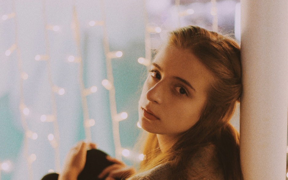 甜美少女复古欧美风写真高清电脑壁纸