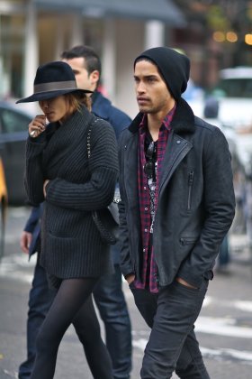 街拍帅哥高清欧美范大图