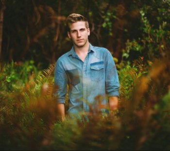 清纯小鲜肉欧美意境男图片