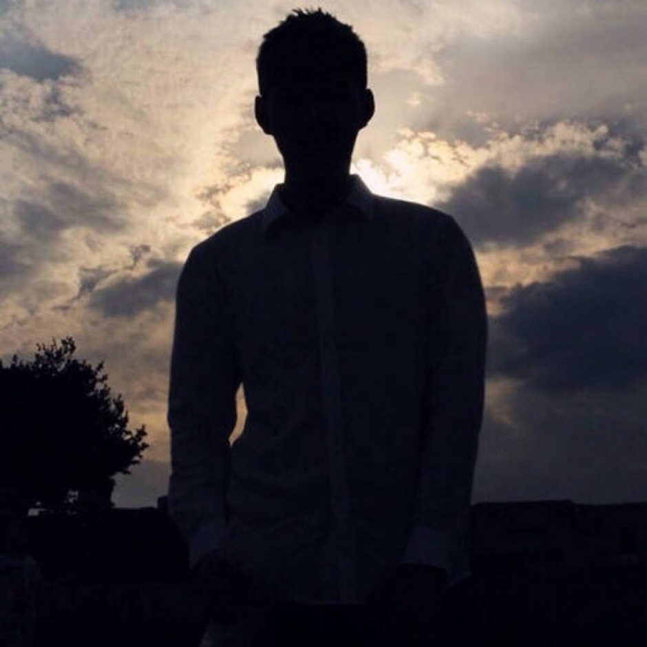 清纯小鲜肉欧美意境男图片