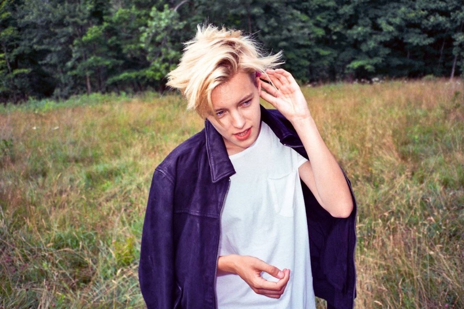 清纯小鲜肉欧美意境男图片