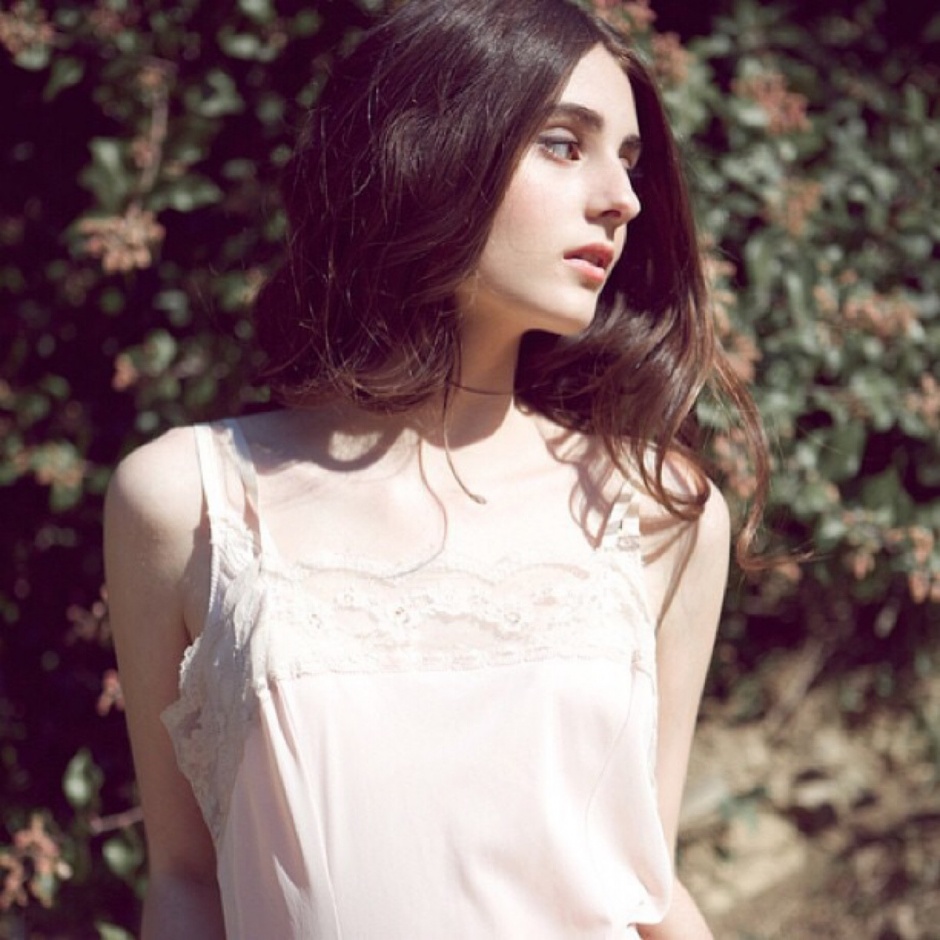 清纯靓丽的欧美意境女图