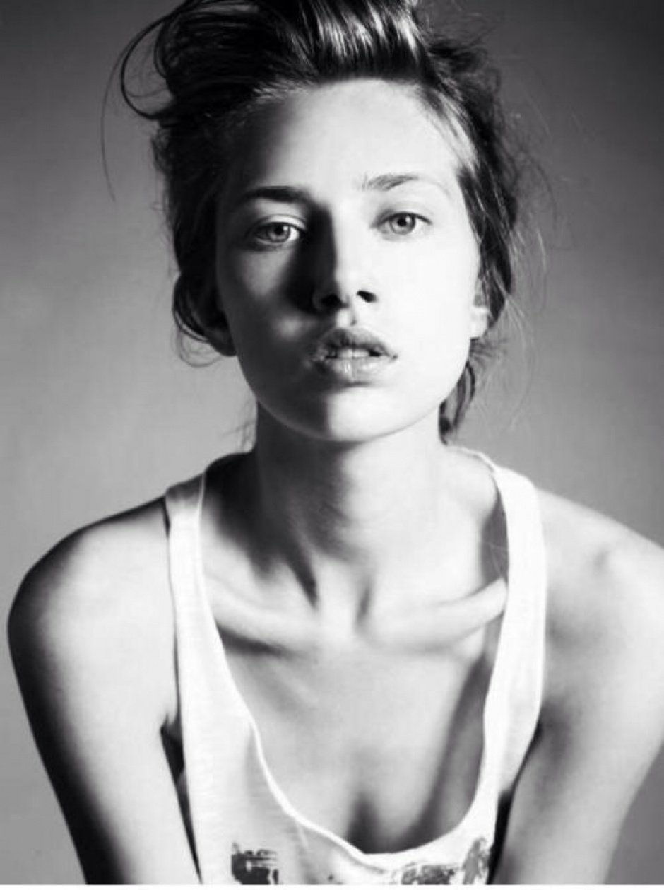 欧美意境女生艺术手机壁纸