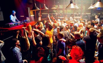 超嗨的欧美夜店意境图片