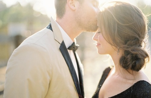 甜蜜欧美情侣唯美亲吻大图