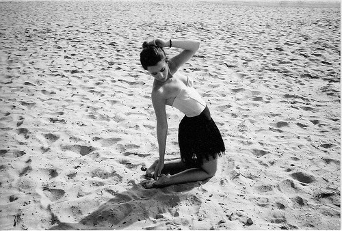 非主流欧美伤感黑白女生图片