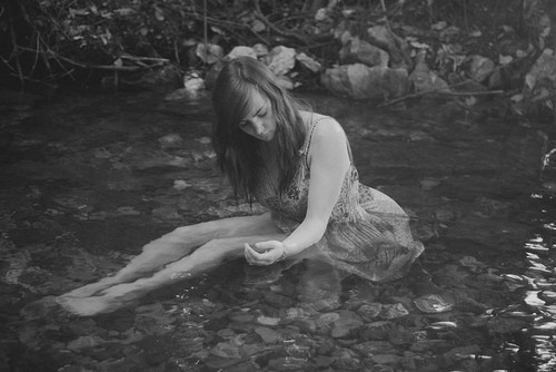 非主流欧美伤感黑白女生图片