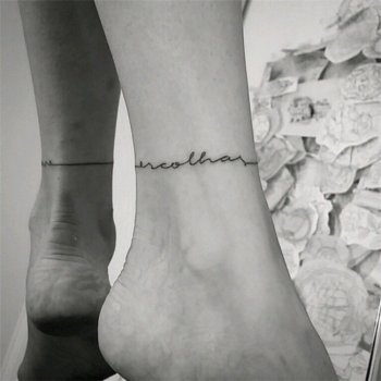 可爱的欧美女生小清新脚踝纹身