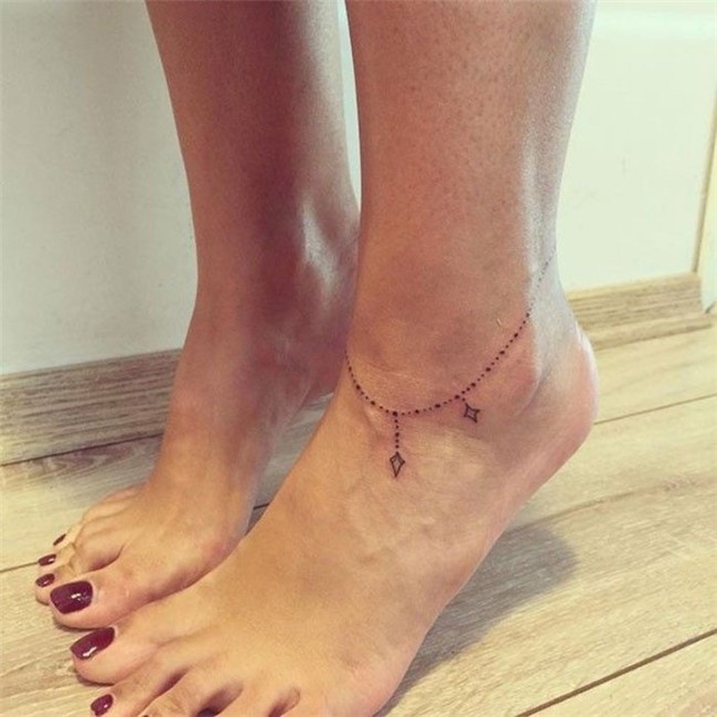 可爱的欧美女生小清新脚踝纹身