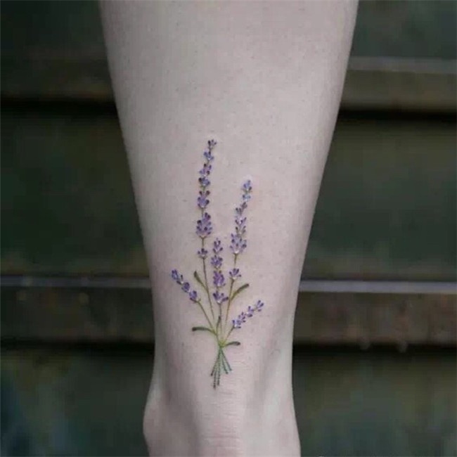 可爱的欧美女生小清新脚踝纹身