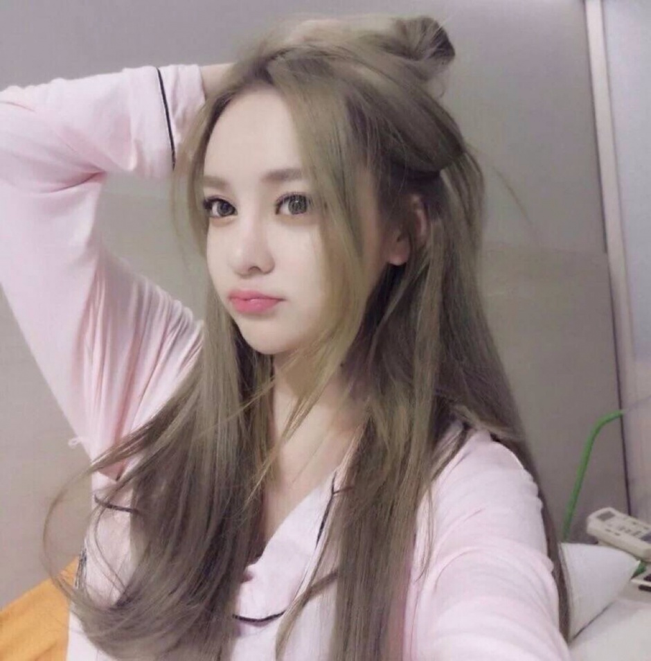 清纯美女欧美范个性图片