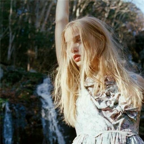 唯美欧美气质女生治愈系壁纸