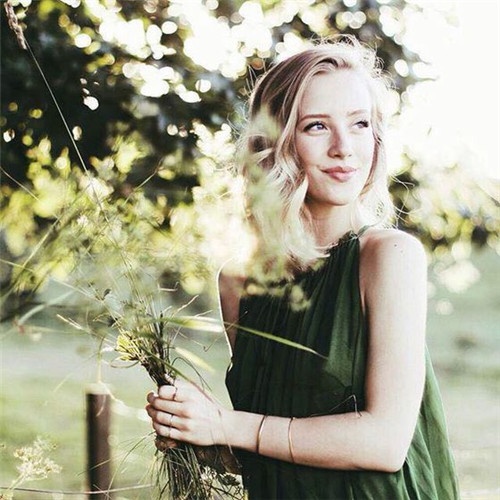 唯美欧美气质女生治愈系壁纸