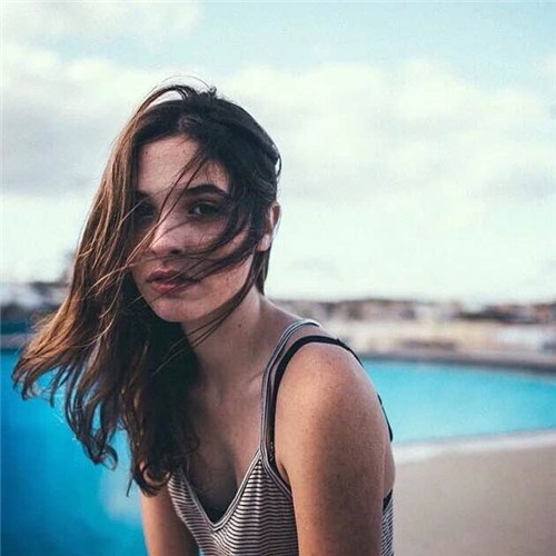 唯美欧美气质女生治愈系壁纸