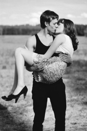 甜蜜非主流欧美情侣黑白壁纸