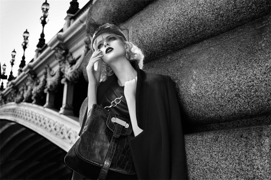 性感女生复古欧美风街头写真图片