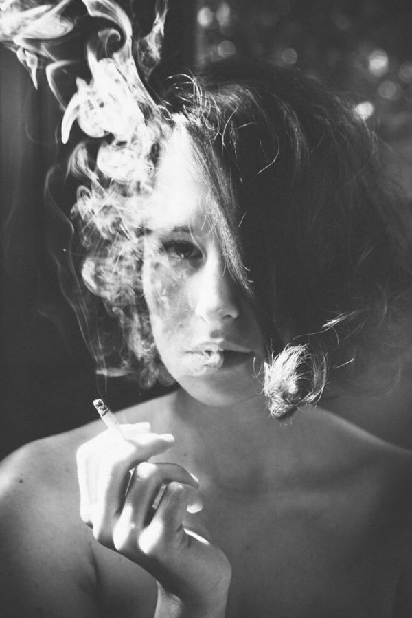 帅气女生欧美个性黑白壁纸图片