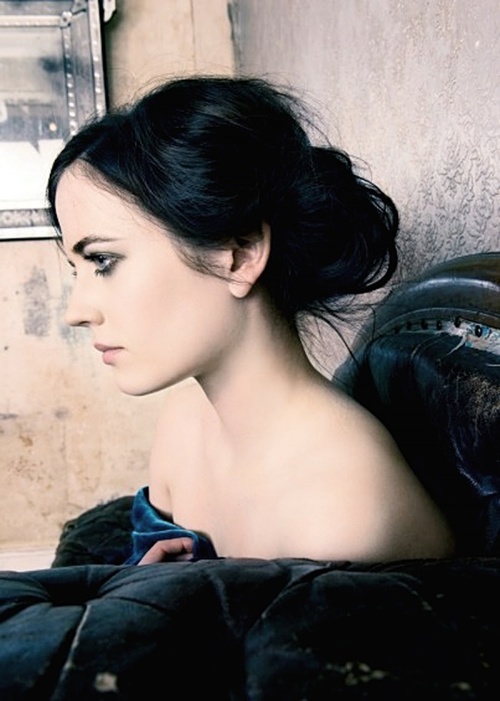 迷人的欧美女生精致侧脸图片