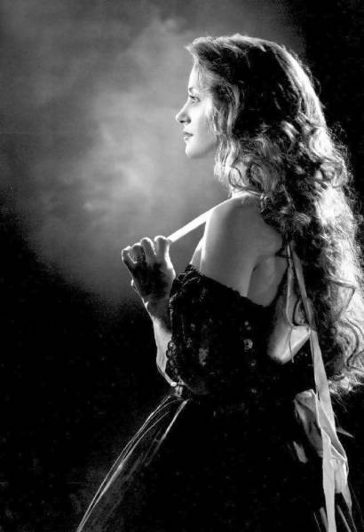 迷人的欧美女生精致侧脸图片