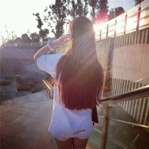 唯美意境欧美女生背影头像图片