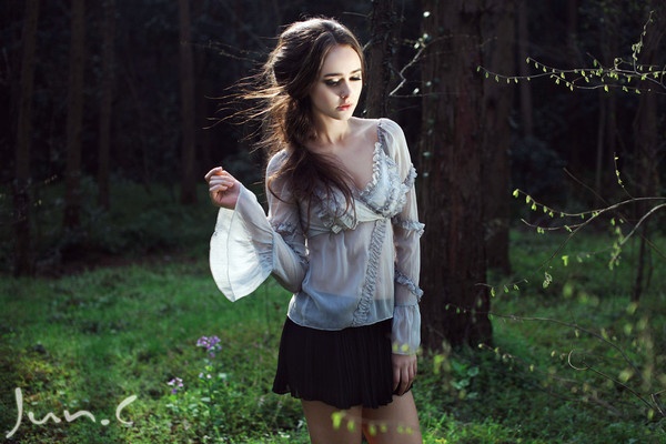 森系欧美小清新女生背景图片