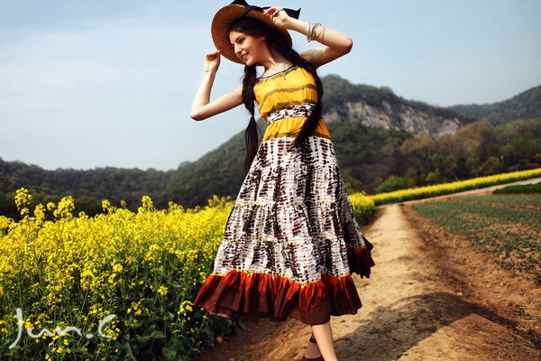 森系欧美小清新女生背景图片