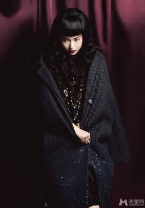 女神张辛苑复古红唇写真图片