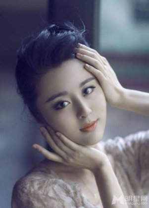 女演员甘露变身兔女郎性感照