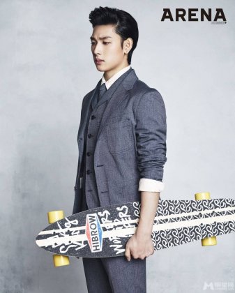 韩国花美男林时完帅气图片