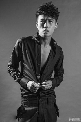 阳光帅气型男王柯达写真照
