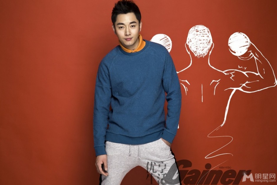 甄嬛传的演员李东学时尚穿搭写真