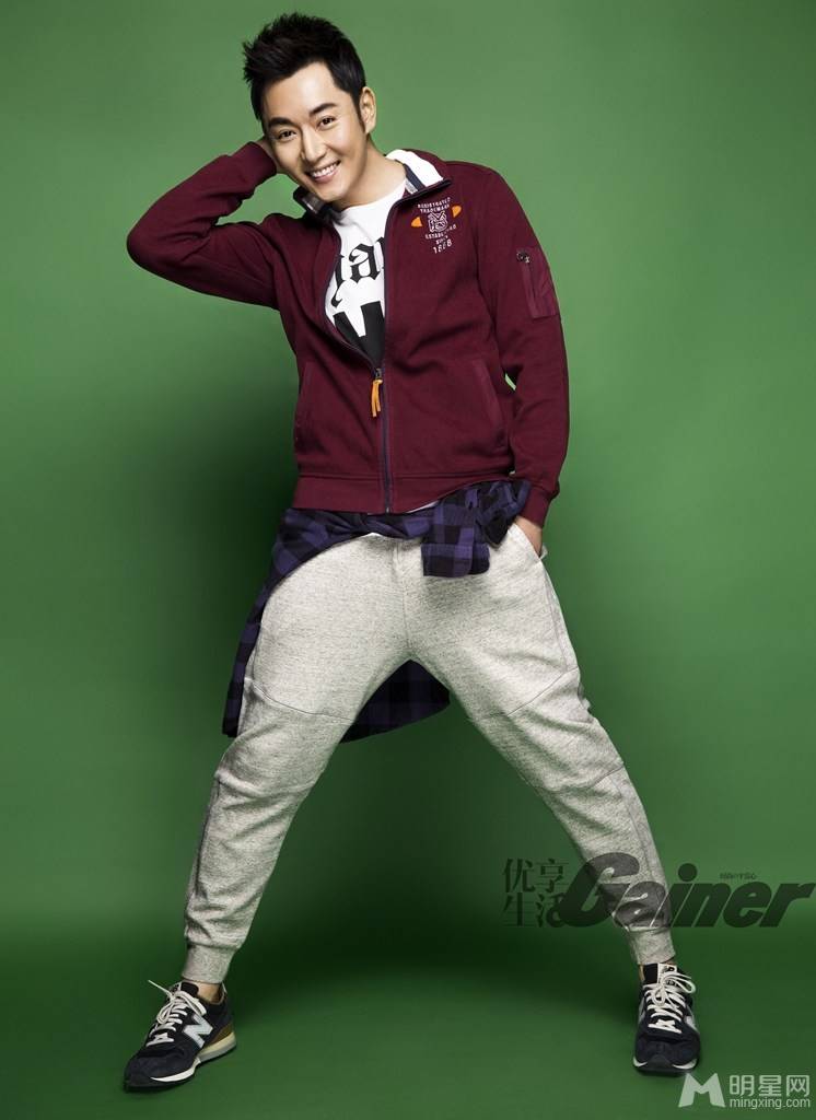 甄嬛传的演员李东学时尚穿搭写真