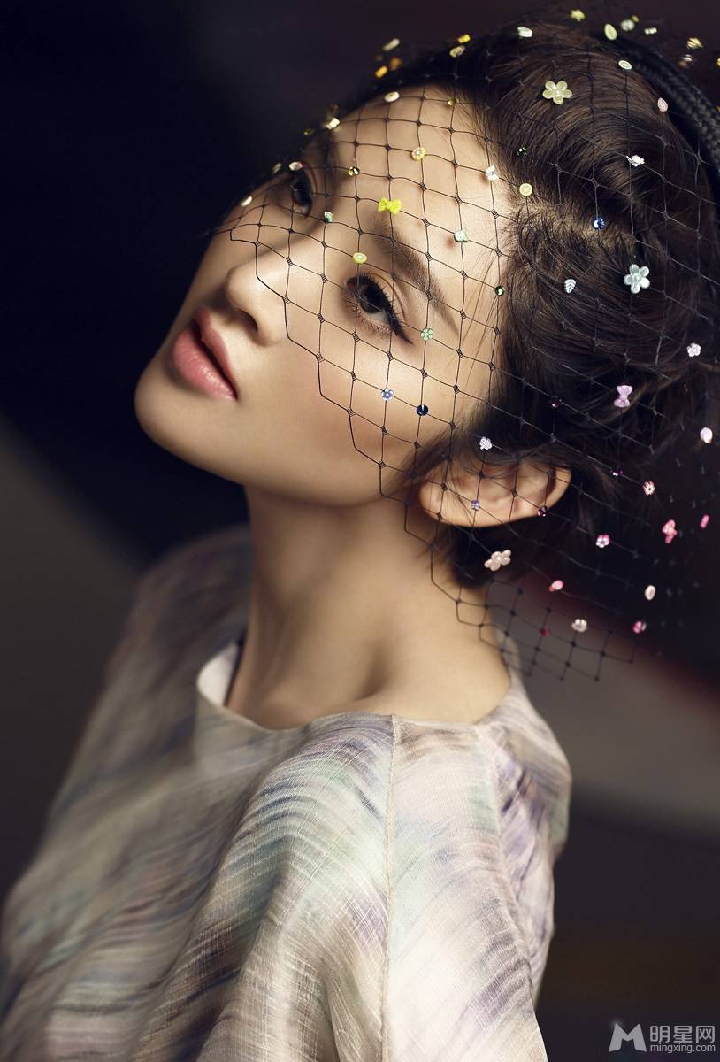 内地短发女星唐艺昕唯美图片