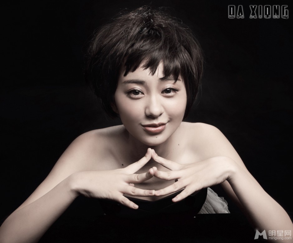 我为宫狂演员孙耀琦短发时尚写真