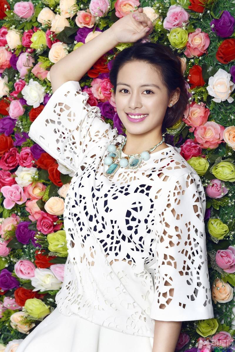 最美女演员王力可暖春写真大片