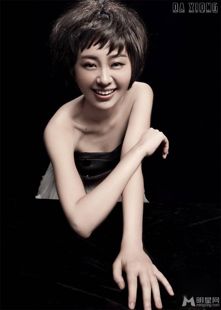 我为宫狂演员孙耀琦短发时尚写真